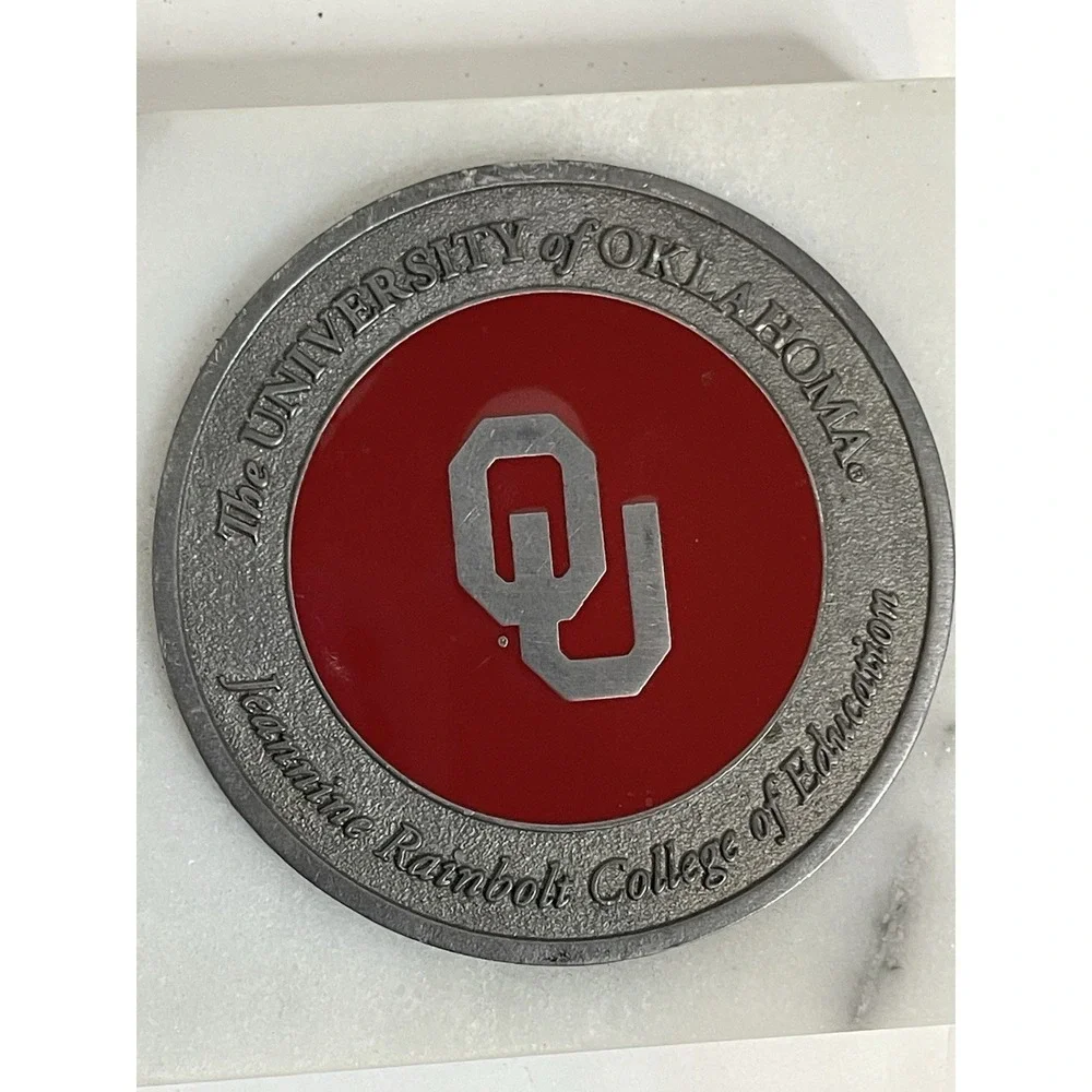 Oklahoma University OU Sooners Paperweight Granite Base And Metal & Red Emblem